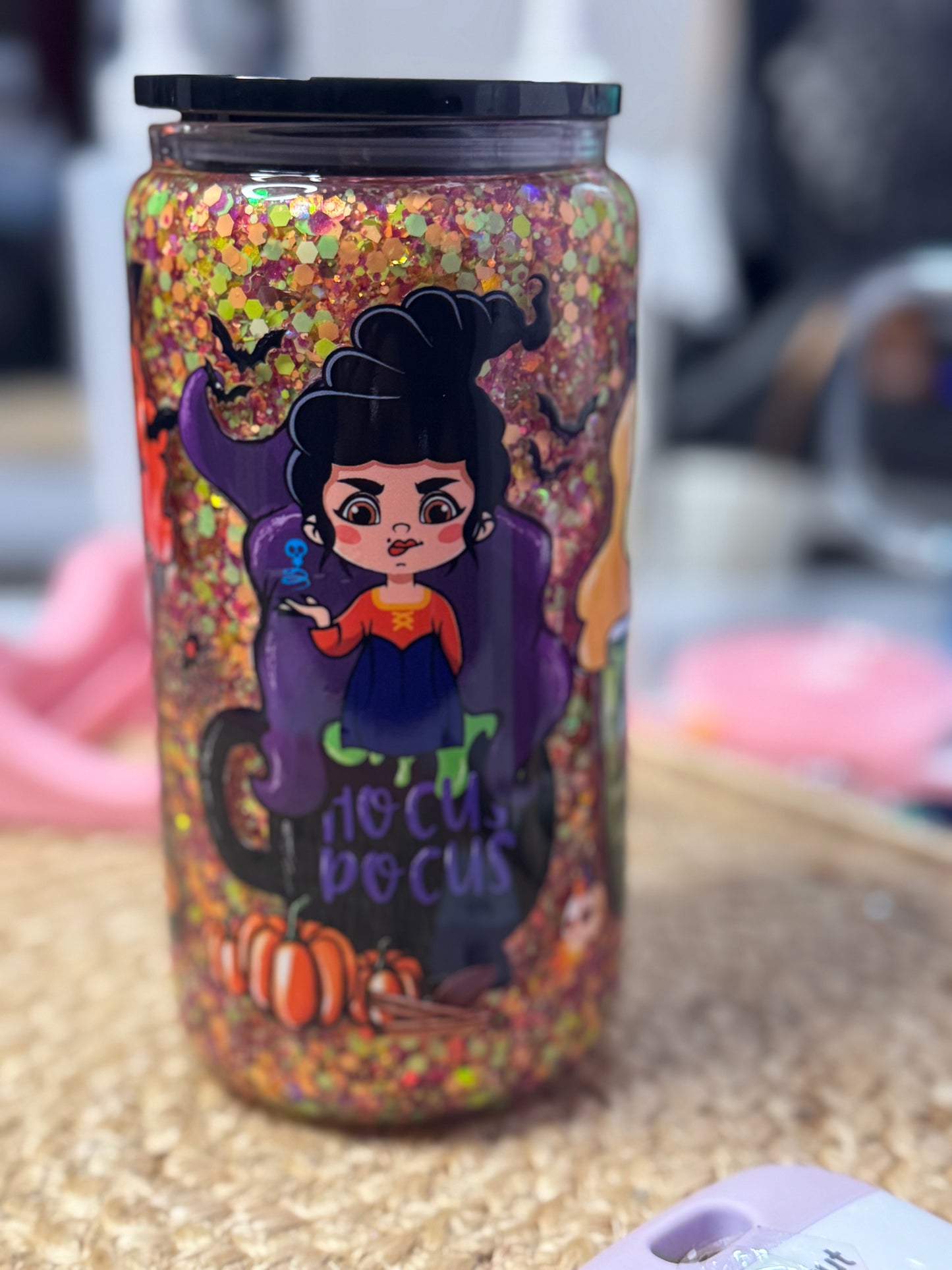 Premade snow-globe with handle